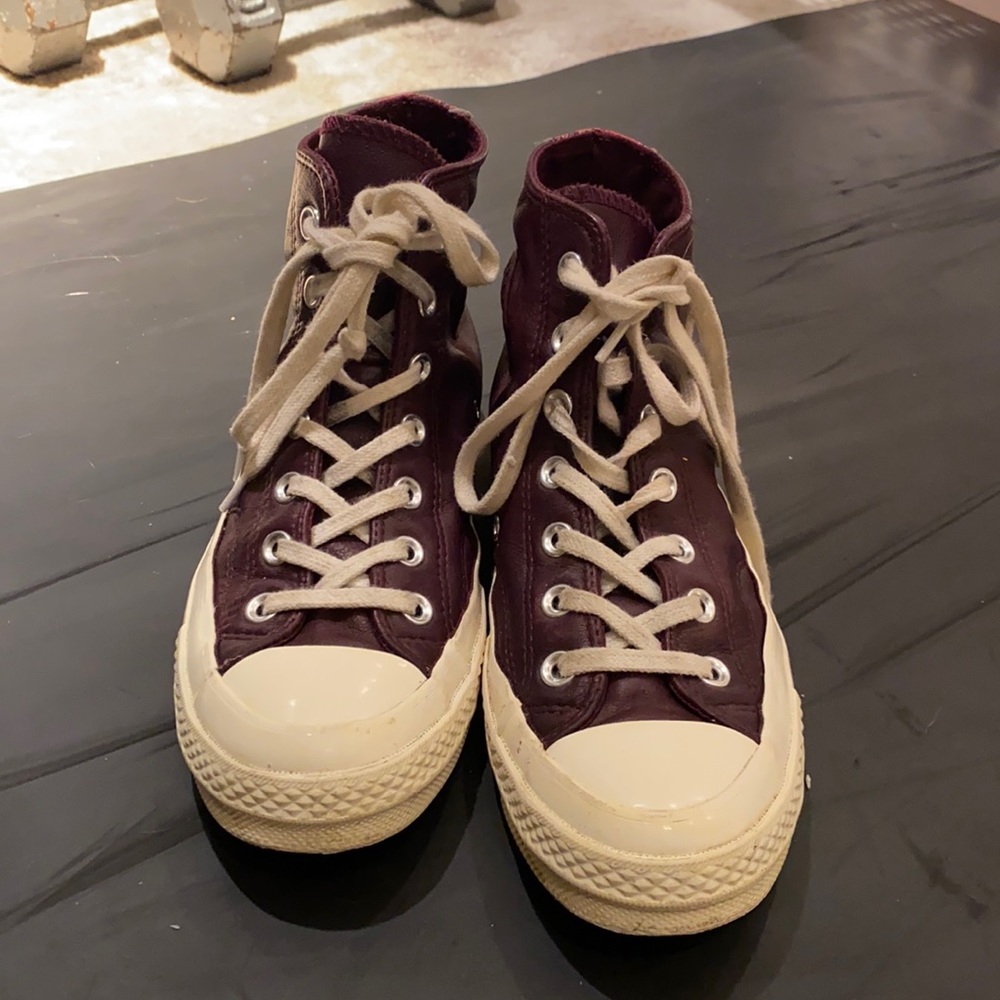 Free people converse